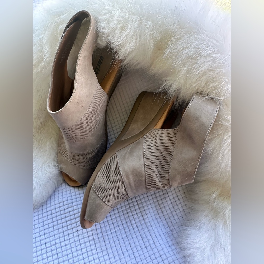 Earth Tan Wedge Shoes